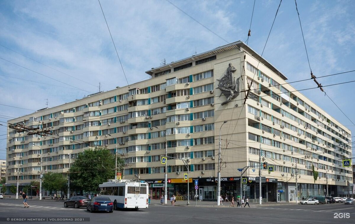 Дом со стороны пр-кт им.В.И.Ленина, 2 и ул. Краснознаменская, 6. Фото 2GIS.RU