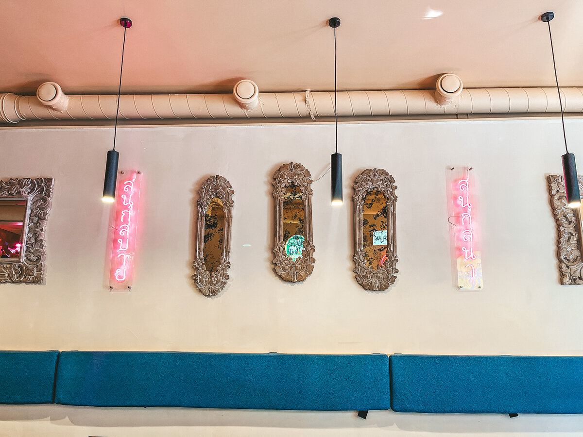 Декор другой стены →