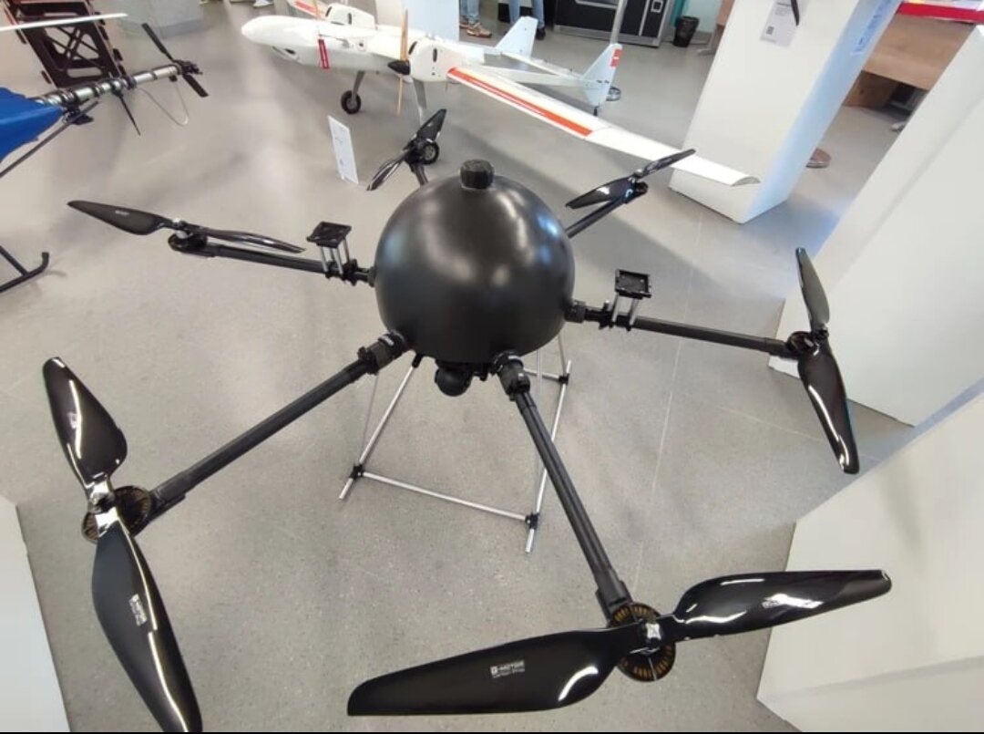 Фото "Интегральные роботизированные технологии" В Новосибирске показали новый беспилотник с гибридным двигателем, который может работать при температурах ниже 30 градусов. Разработала его компания "Интегральные роботизированные технологии". 