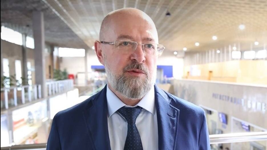     Глава Управления президента по обеспечению деятельности Госсовета Александр Харичев посетил Хакасию. За два дня он провел ряд встреч и после попросил правоохранительные органы обратить внимание на республику — по его мнению, здесь достаточно много нарушений.
