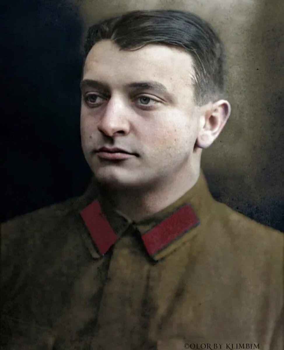 Михаил николаевич тухачевский 1937. Михаил николаевич тухачевский (1893—1937). Маршал тухачевский михаил николаевич. B м н тухачевский. Маршал тухачевский.