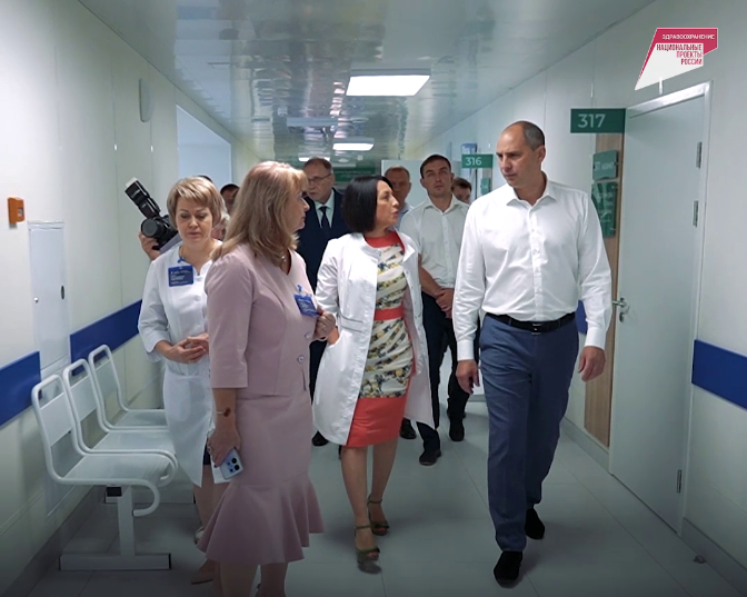    Открылась после обновления одна из самых больших поликлиник Оренбурга Марина Шарт