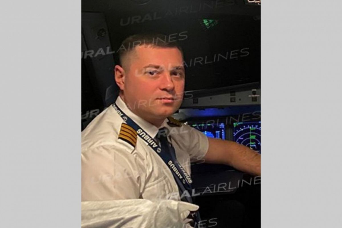    Мама пилота, посадившего самолет Сочи - Омск, рассказала о сыне