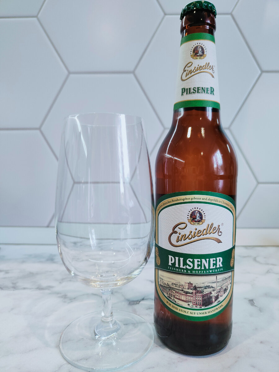 Пиво "Einsiedler Pilsener" (Айнзидлер Пилсенер)