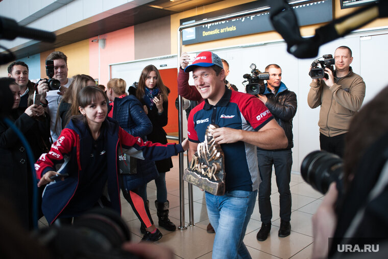    Карякин уверен, что политика не должна мешать спорту