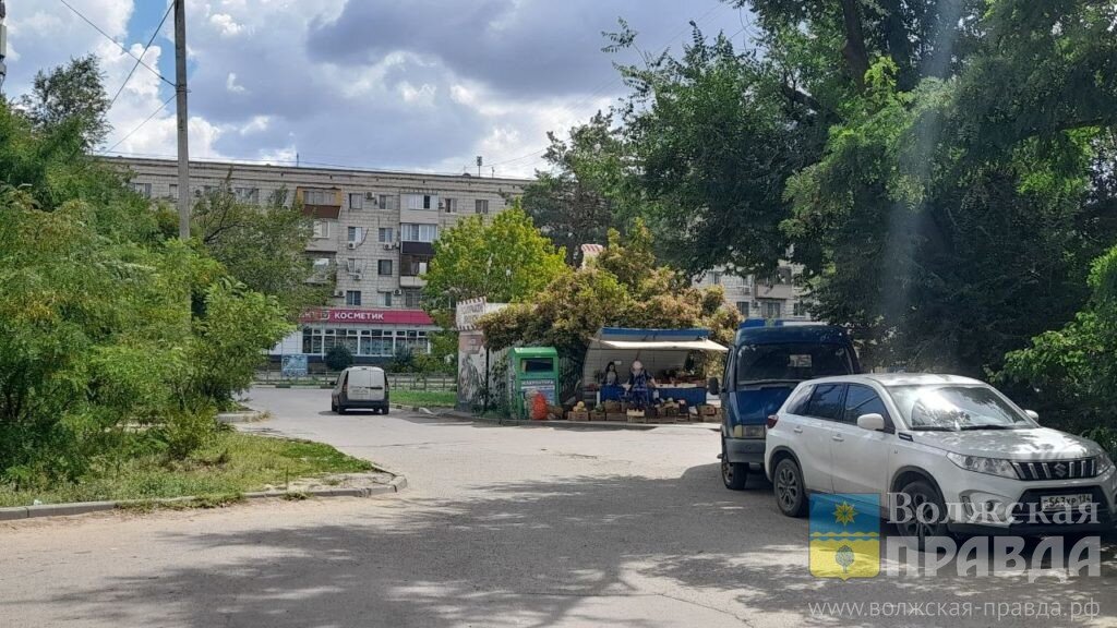 В этом месте на улице Химиков председатель обнаружила машину с которой производилась несанкционированная торговля📷    В Волжском совершено нападение на руководителя одного из общественных округов
