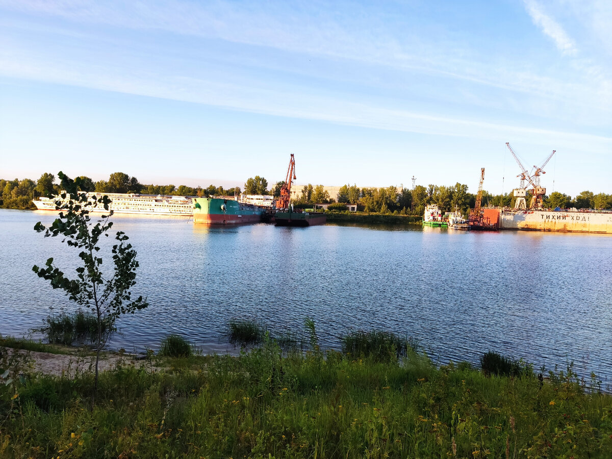 Затон Память Парижской Коммуны. Фото автора.