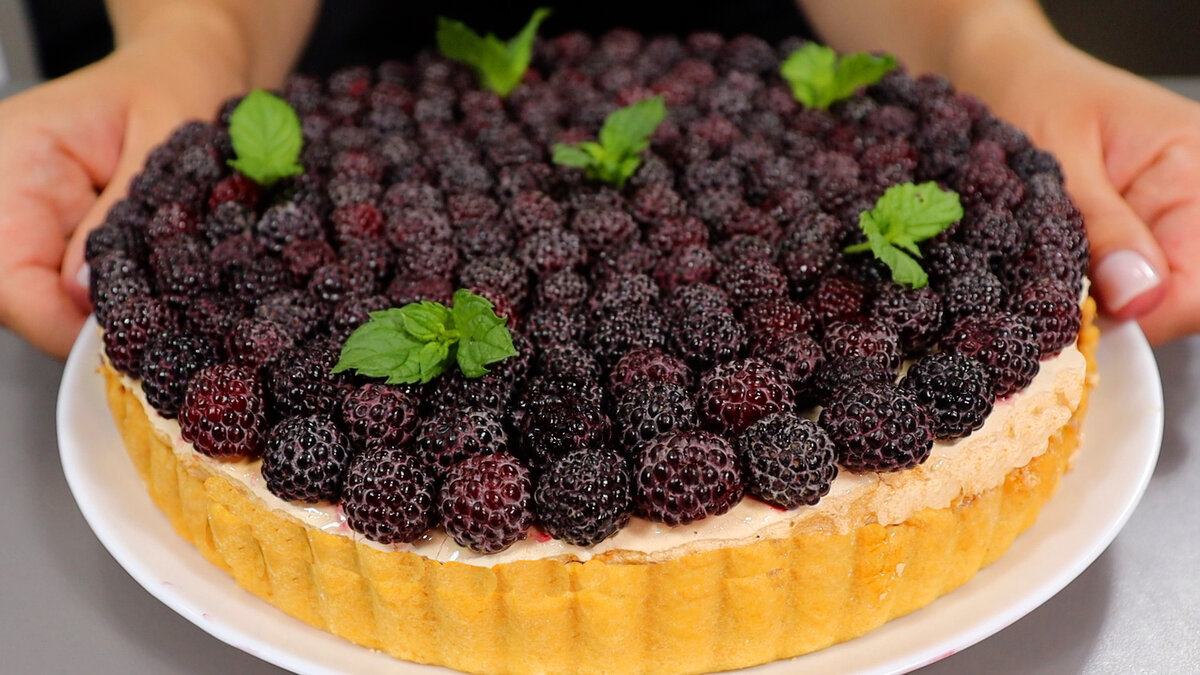 Рецепт один, но с разными ягодами получается новый вкус пирога 😍: самым  сложным будет дождаться, пока пирог полностью остынет | Евгения Полевская |  Это просто | Дзен