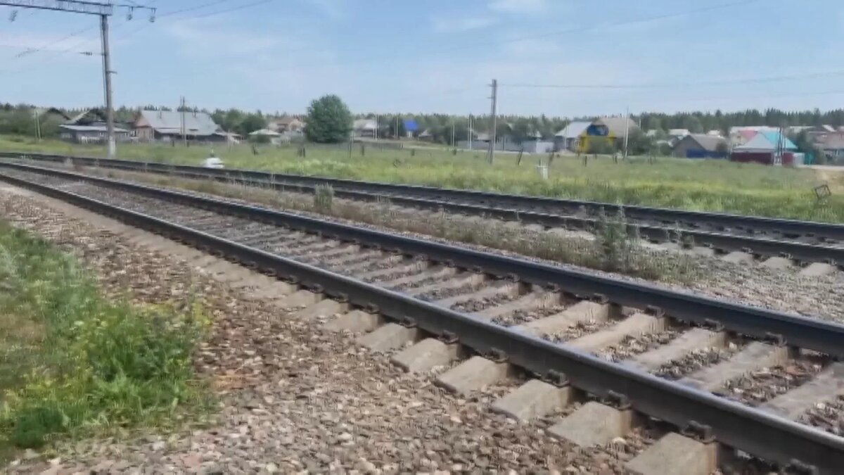 Обожжённую девочку нашли на железнодорожных путях 