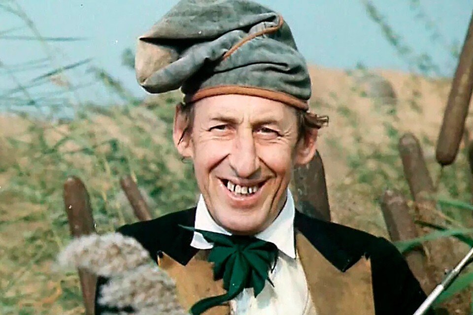    Владимир Басов в роли Дуремара. Фото: кадр из фильма "Приключения Буратино"