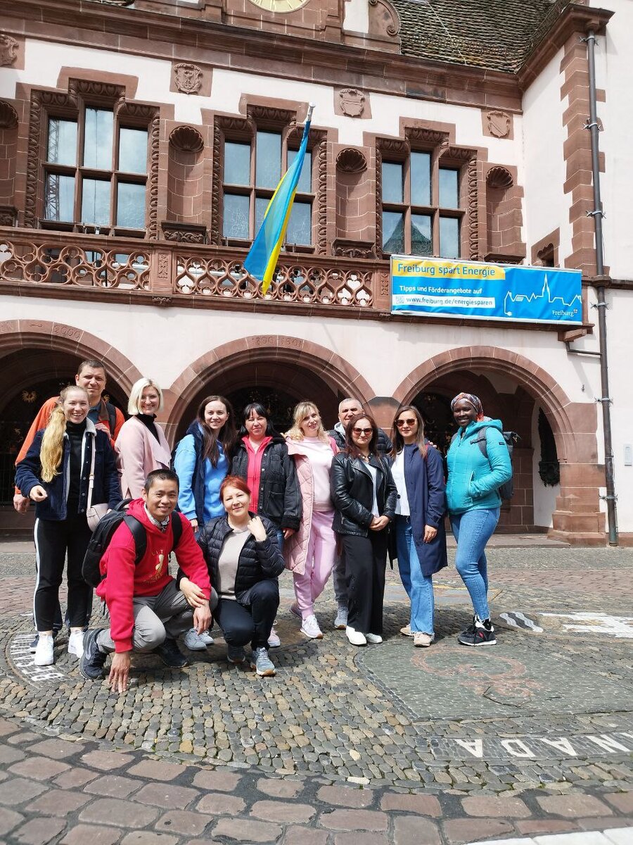 Наша группа больше половины украинцев.Это только половина группы.