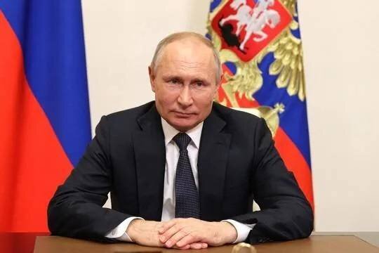    Путину доложили о ночной атаке дронов на Москву