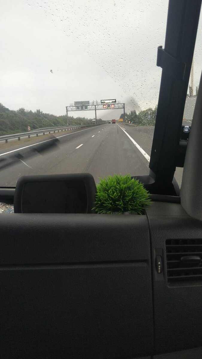 Дожди сопровождают всю дорогу. Холодно --->