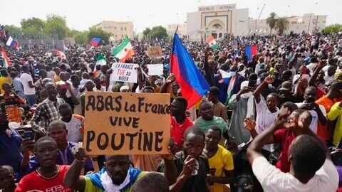 Позитивные примеры соседей - Мали и Буркина-Фасо стали настоящей причиной перемен в Нигере, и надежды на Россию в деле выдворения французов здесь играют не последнюю роль