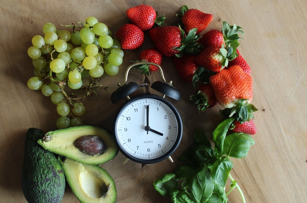  Интервальное голодание может быть эффективным инструментом для контроля веса и достижения своих целей похудения, но оно должно соответствовать вашему образу жизни