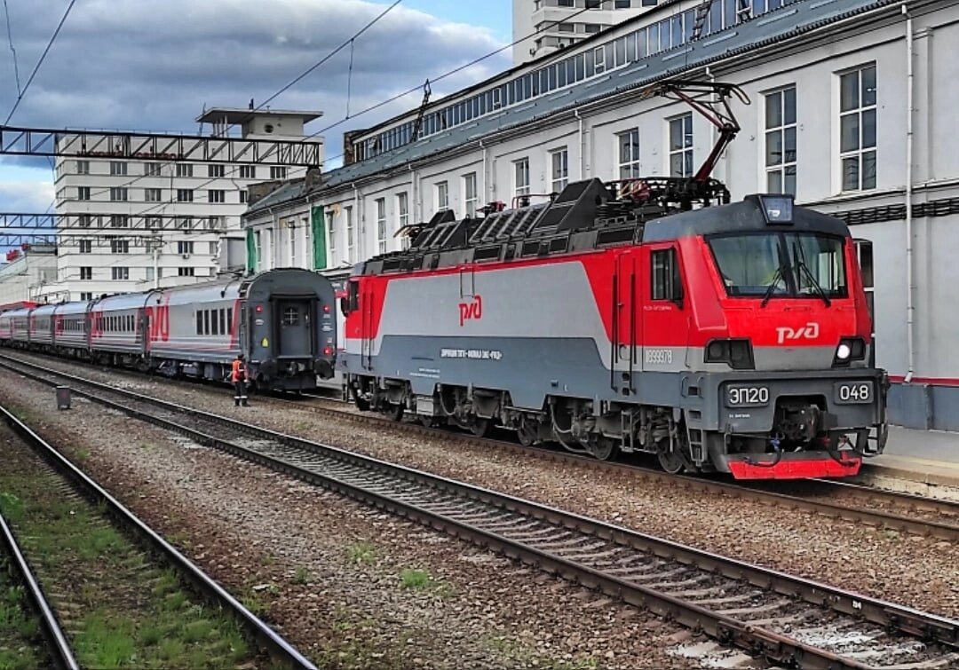 ЭП20-048 на станции Нижний Новгород-Московский.