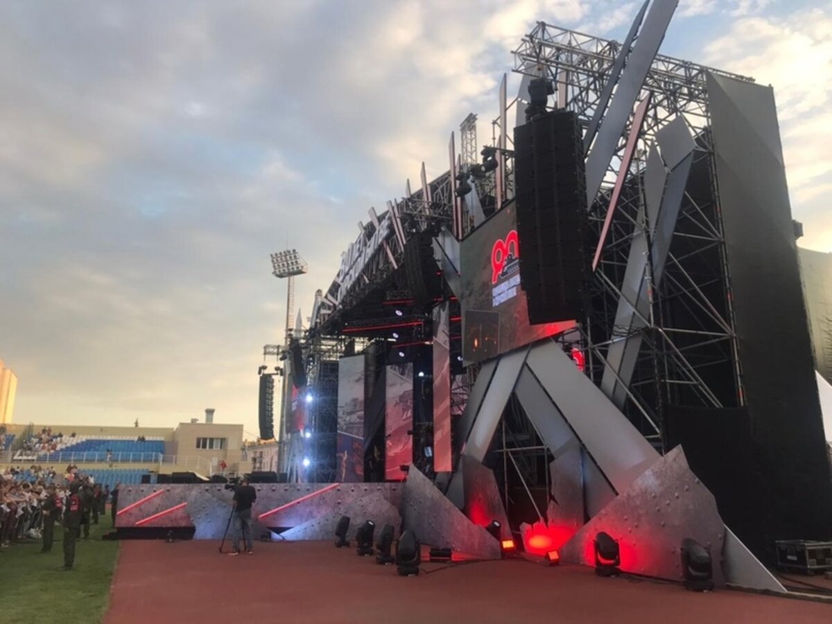    В Курске начался концерт к 80-летию Победы в битве на Огненной дуге