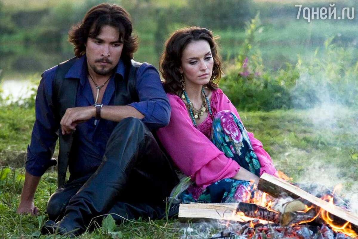    Александр Суворов и Юлия Зимина в сериале «Кармелите» Пресс-служба телеканала «Россия 1»
