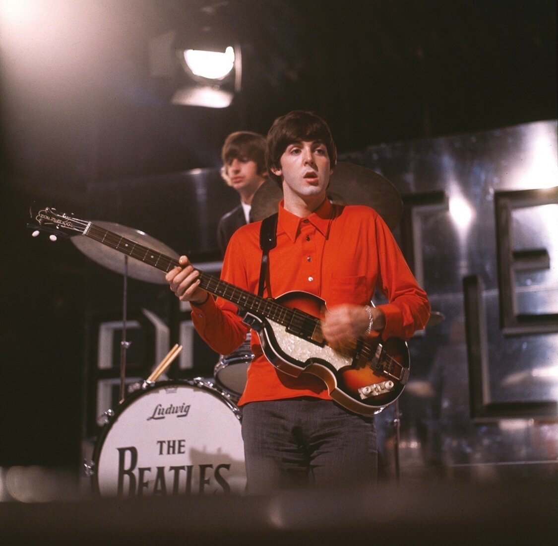 С Ринго Старром во время репетиций передачи Thank Your Lucky Stars. Лондон, 11 июля 1964 года