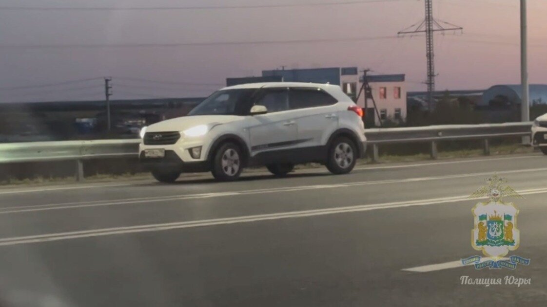     В ХМАО сотрудники Управления по контролю за оборотом наркотиков выявили межрегионального наркокурьера.