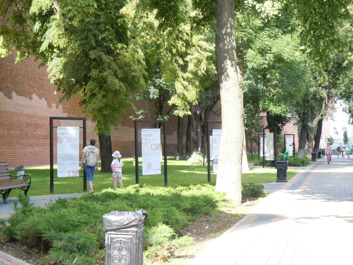 Ну вот, оползень около Северной башни, т. е. рядом с фуникулёром. Фото из репортажа с сайта NN.-6