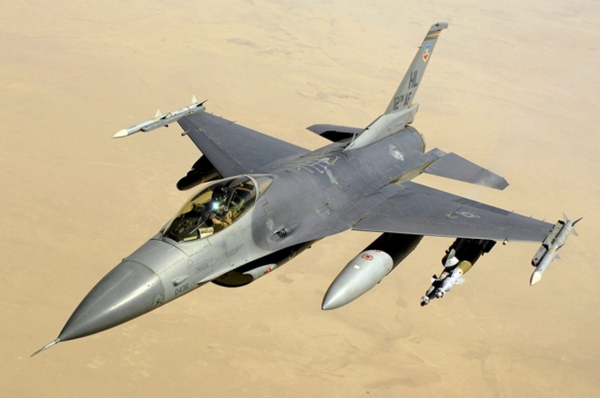    F-16.