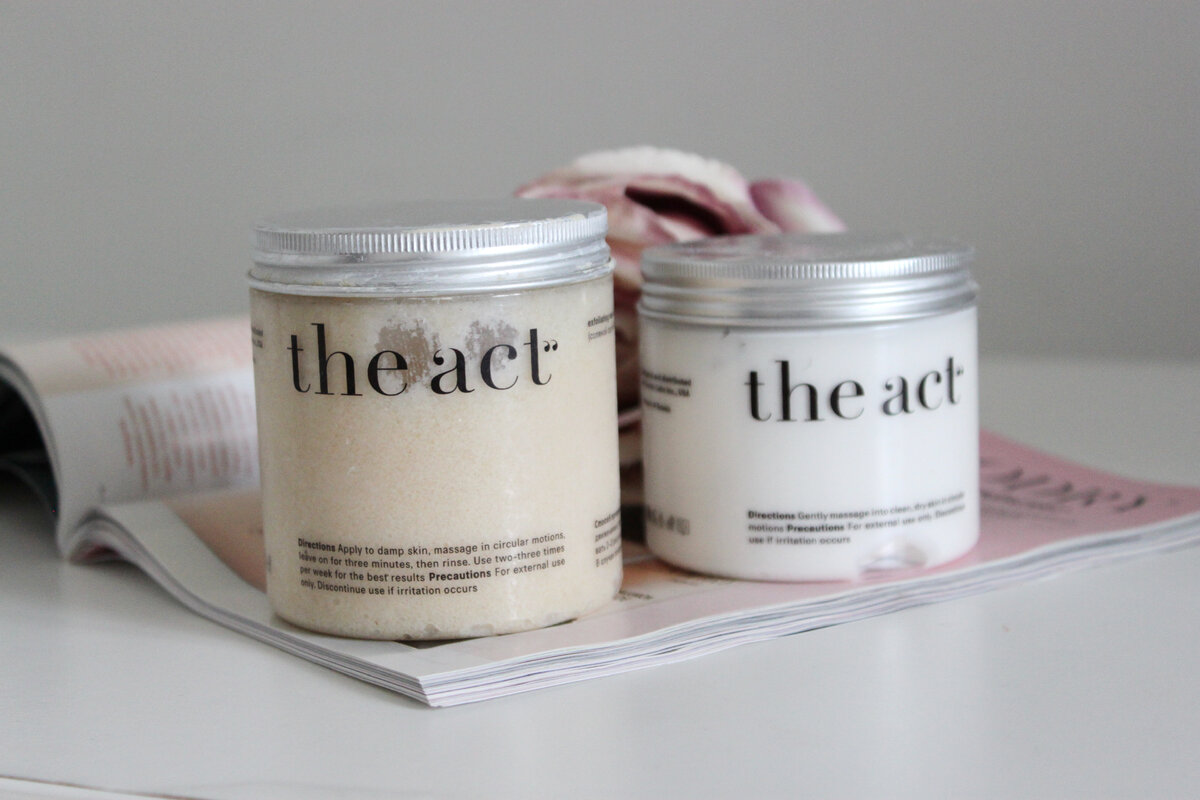 Скраб для тела The Act exfoliating sea salt & coco body balm и баттер для тела The Act Mango body butter.