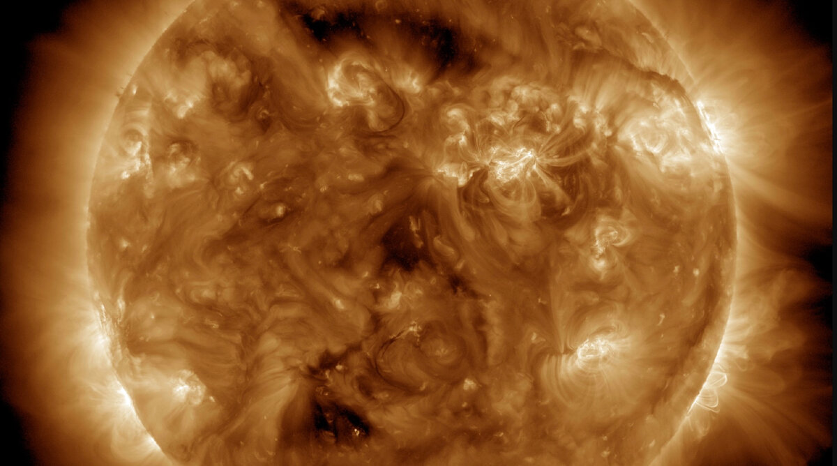 Вспышка на солнце м. Солнце снимки НАСА. Гигантские солнечные вспышки. Взрыв солнца. Вспышка на солнце 2022.