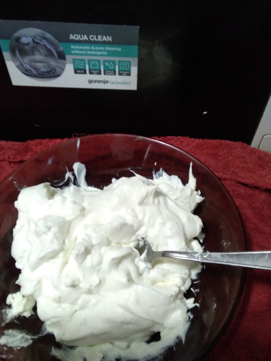 Фото автора. Я люблю более "мокрый" творог. 