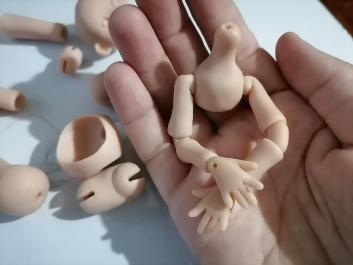 Кукольные детали, всего примерно 22 штуки.