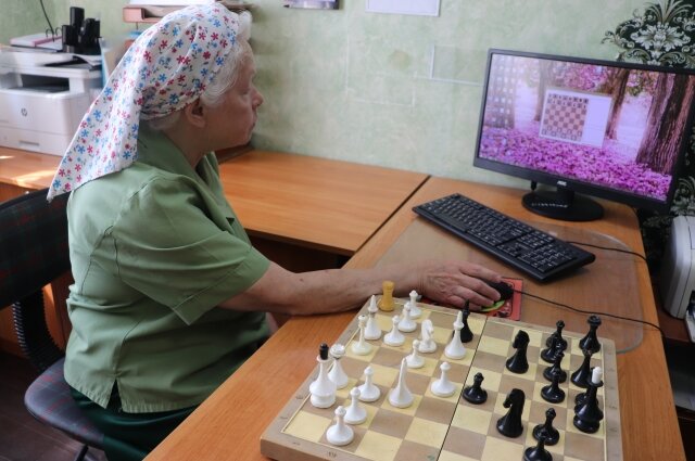    На шахматном турнире среди осужденных Нина Алексеевна одолела всех соперников-мужчин. Фото: Пресс-служба УФСИН по Алтайскому краю