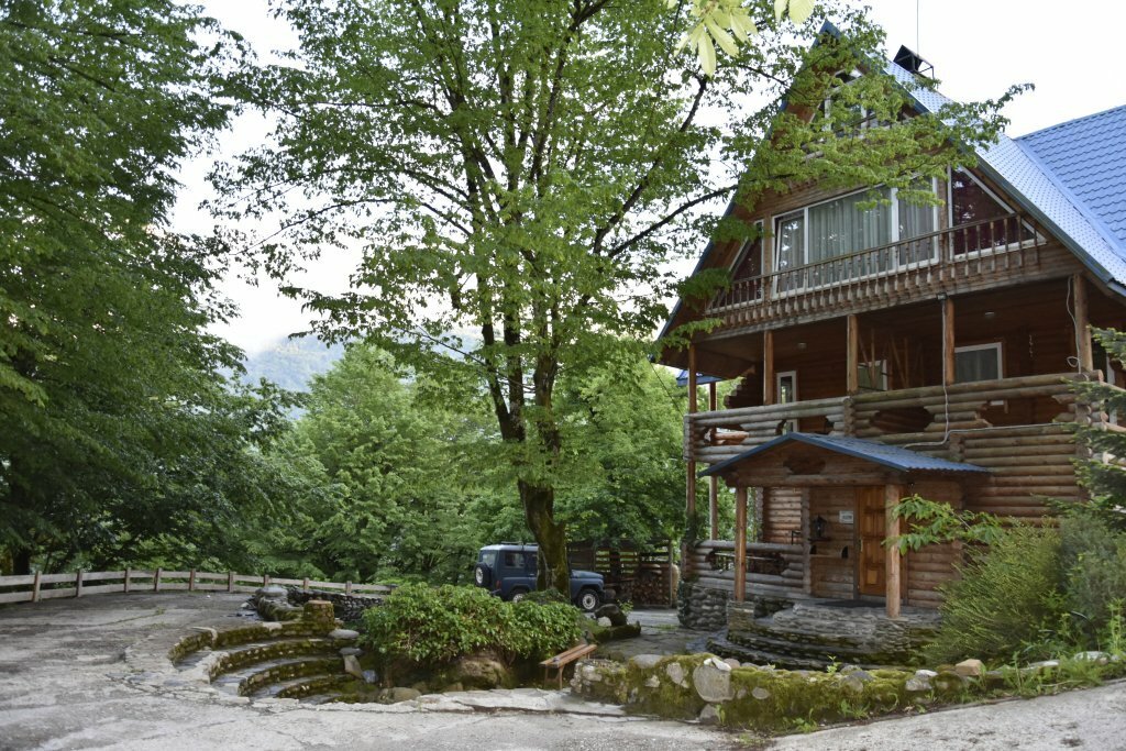 ореховая роща дома. красная поляна улица пчеловодов 59. пчеловодов 59 красная поляна. ореховая роща красная поляна. гостевой дом усадьба в горах красная поляна.