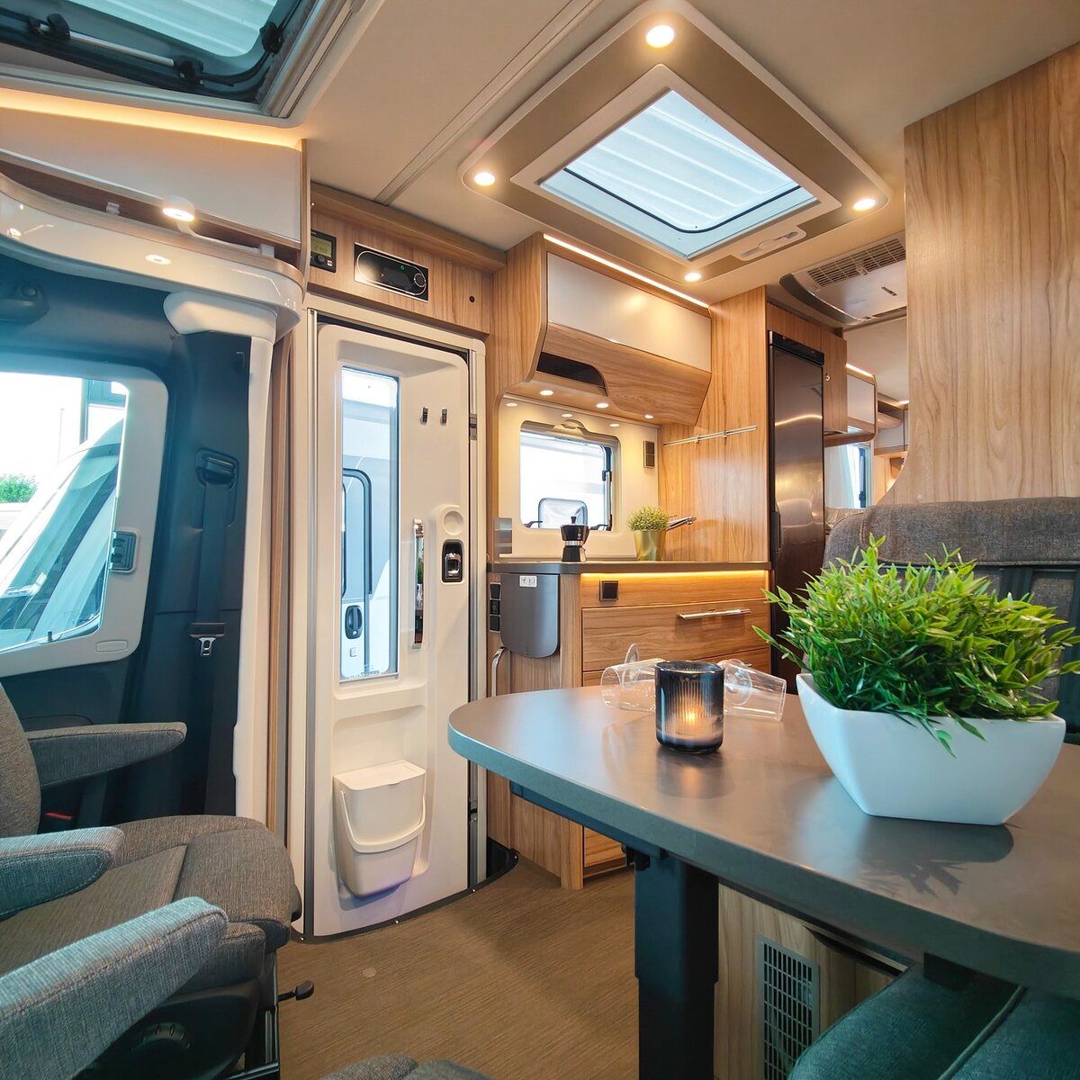 Автодом Hymer внутри