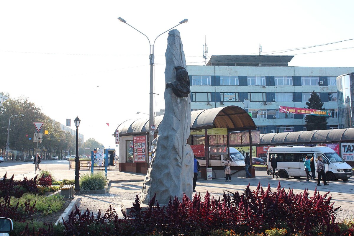    Площадь Пушкина. Запорожье (cc) LE MARECHAL