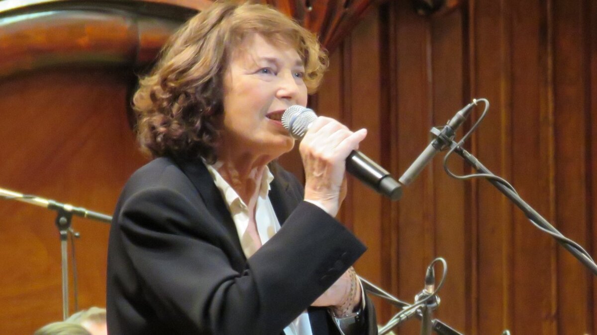     Телеканал BFMTV сообщил о смерти англо-французской певицы и актрисы Джейн Биркин (на фото). Она умерла в возрасте 76 лет.