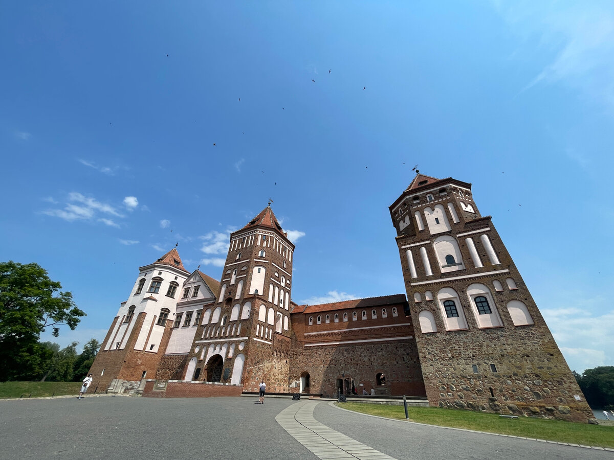 Парадная часть замка