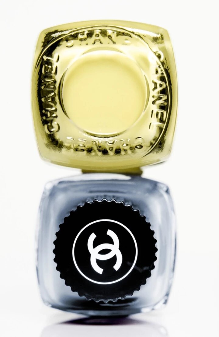 Лаки Le Vernis оттенков 125 Muse и 129 Ovni, Chanel