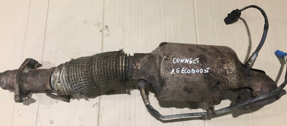 Так выглядит снятый катализатор с автомобиля Форд Куга 1.6 Экобуст