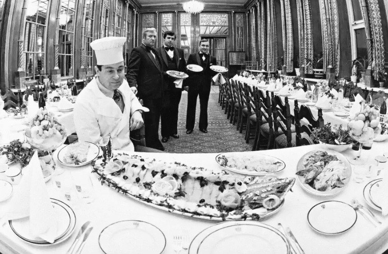 Чем кормили в советском ресторане "Прага". Рецепты из СССР.