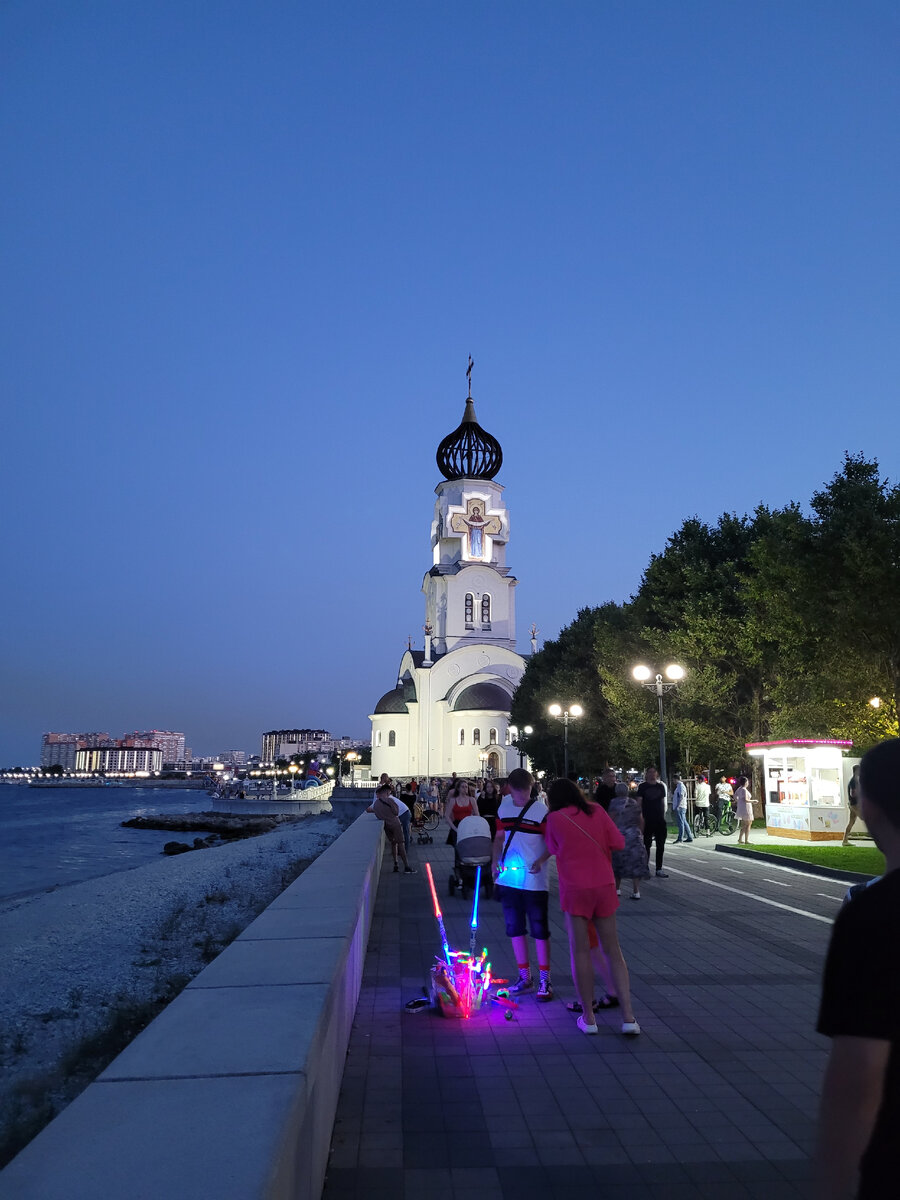 Фото автора.Ночной Новороссийск.