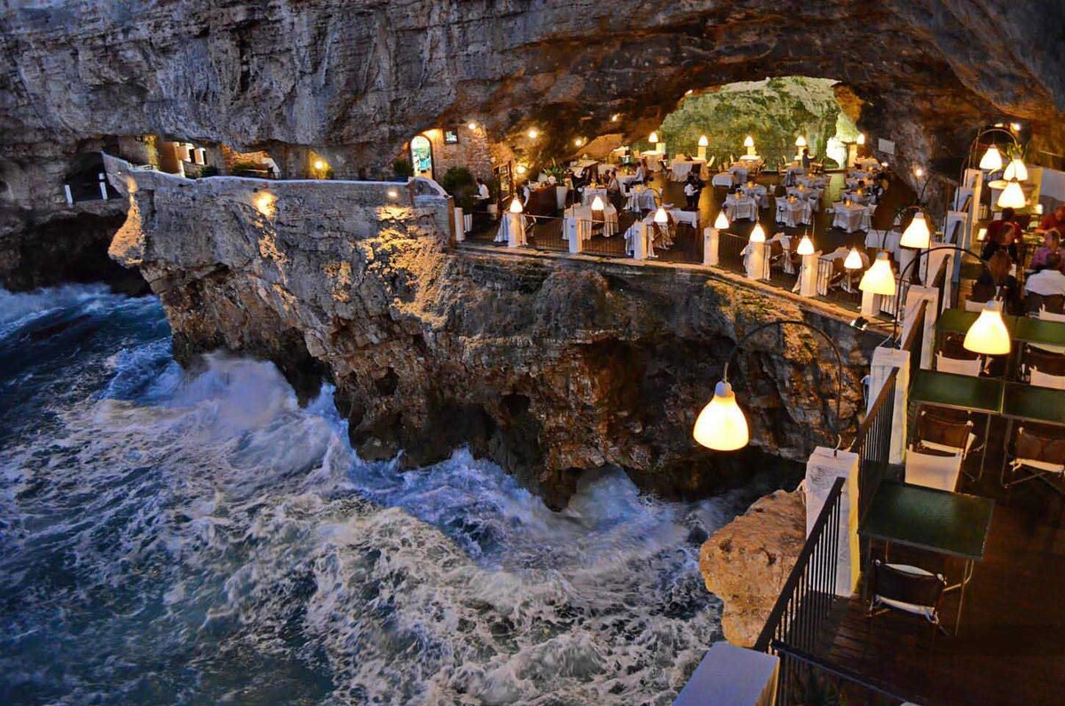 Отель Grotta Palazzese, Италия