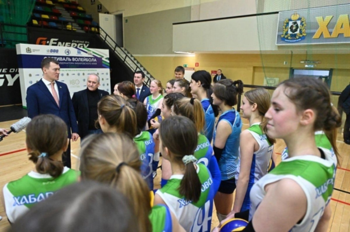    По поручению Дегтярева в Хабаровске появилась женская волейбольная команда