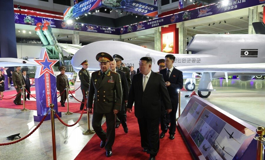 Фото с сайта ЦТАК (http://www.kcna.kp/en/media/photo/q/175b4d5e0f66db4e64eefd4a1edb8e815d9c49b694bb9c1242e1ac5d51d4eefc.kcmsf)