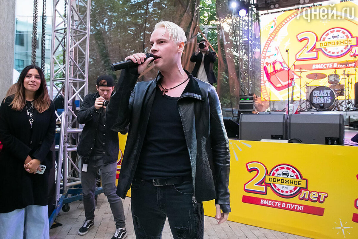    SHAMAN на юбилее «Дорожного Радио» предоставлено Пресс-службой