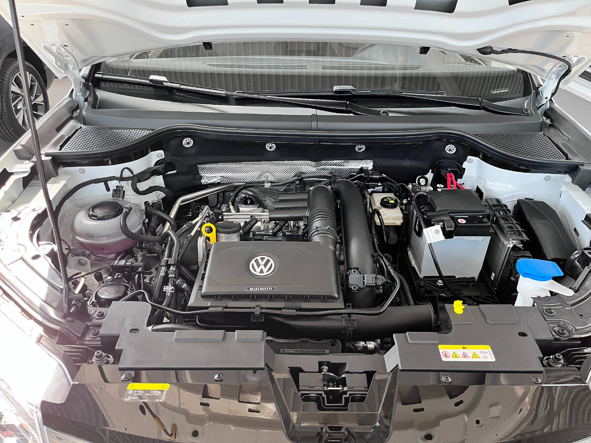 Не удивляйтесь, увидев логотип «Volkswagen» под капотом. На JETTA VS7 действительно установлен настоящий немецкий двигатель 1.4 TSI.