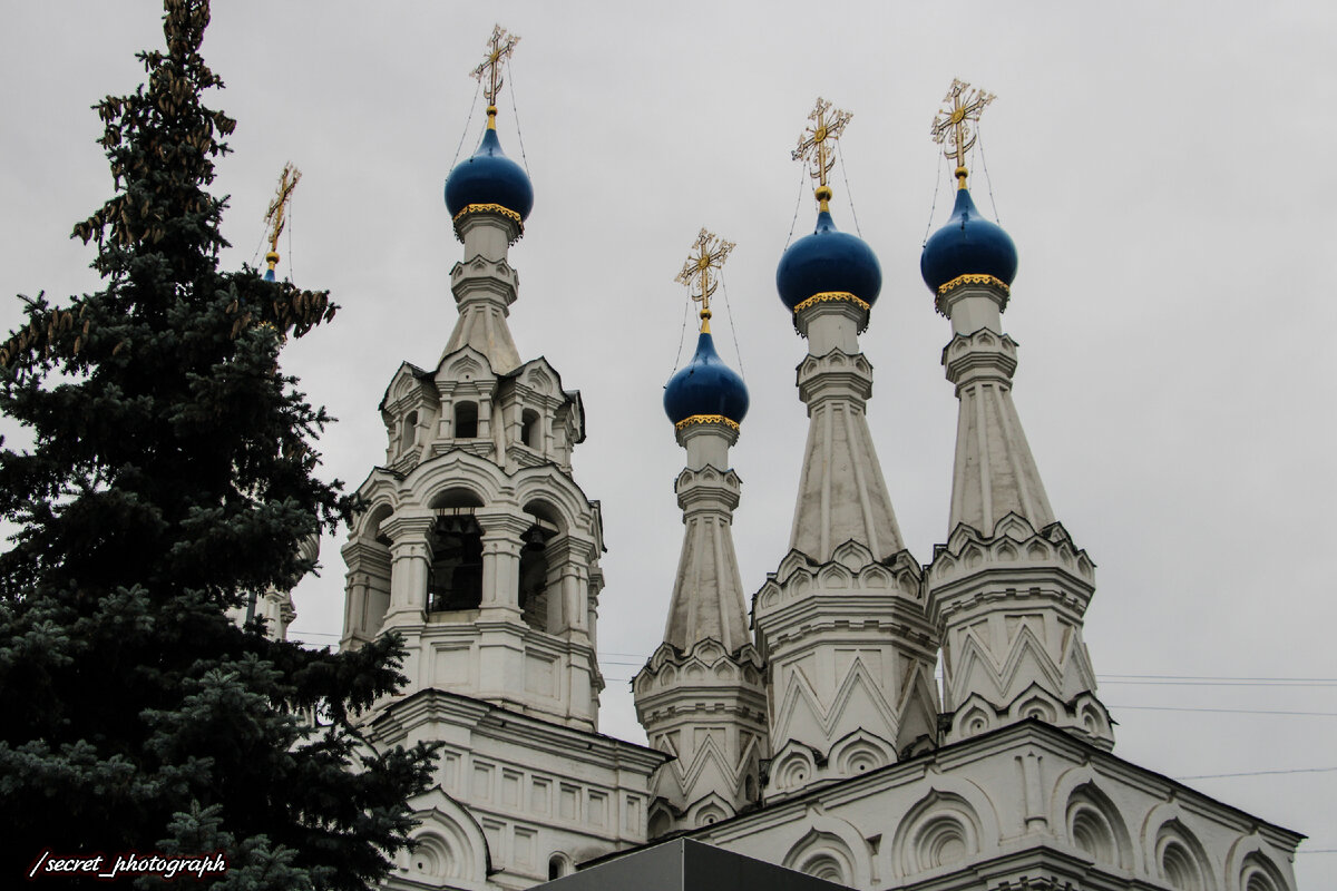 Каким должен быть храм. Каким должен быть храм. Иконостас презентация. Церковь иконы божией матери скоропослушница в чурилково. Архитектура анисимов церковь.