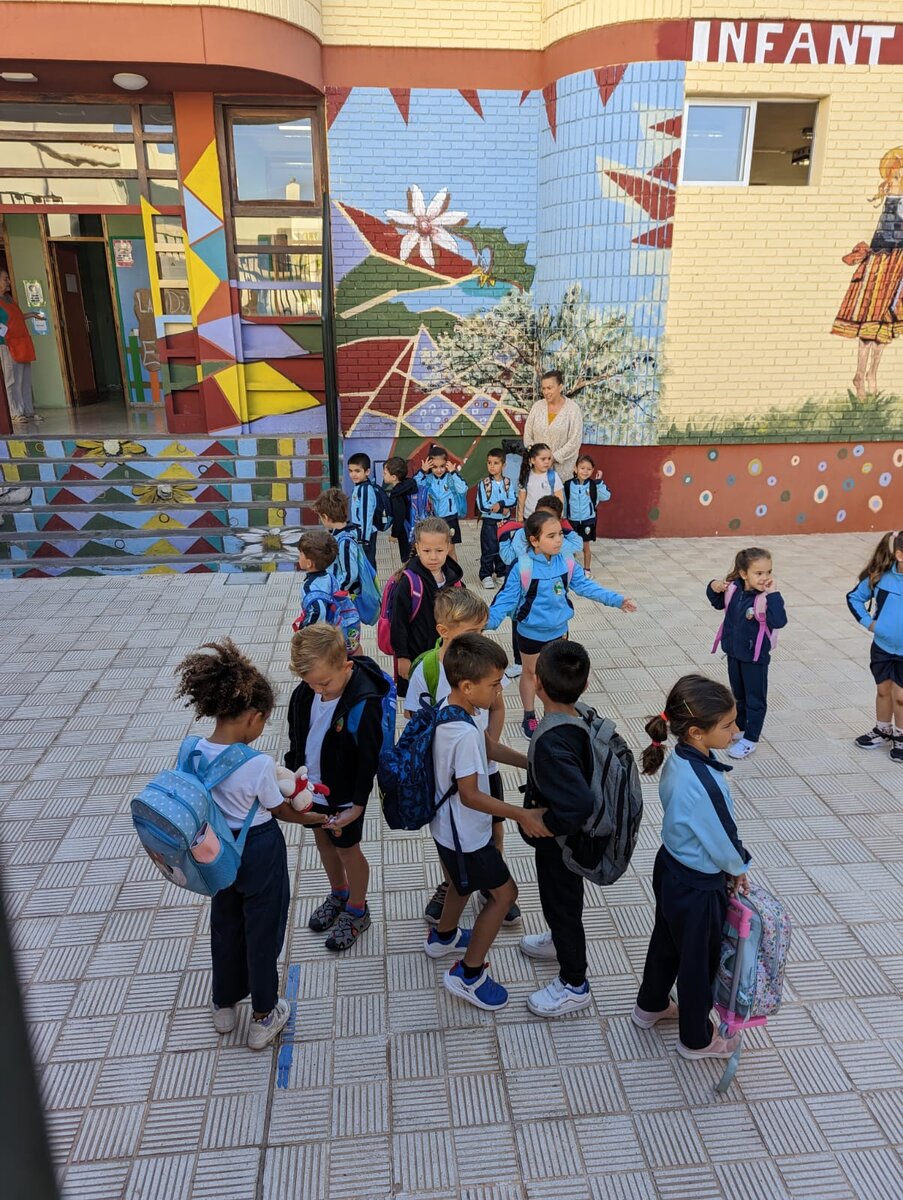 Наш первый день в школе. 