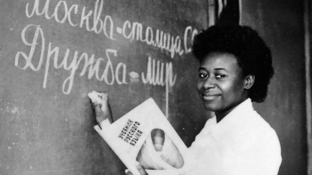     После выхода нашей страны из Болонской системы образования, российские дипломы не признают ни в одной развитой стране.