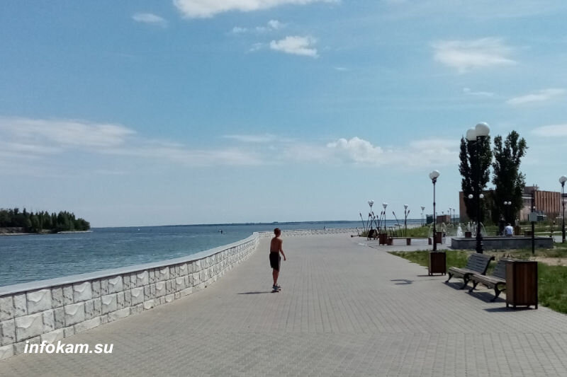    На новой набережной Камышина