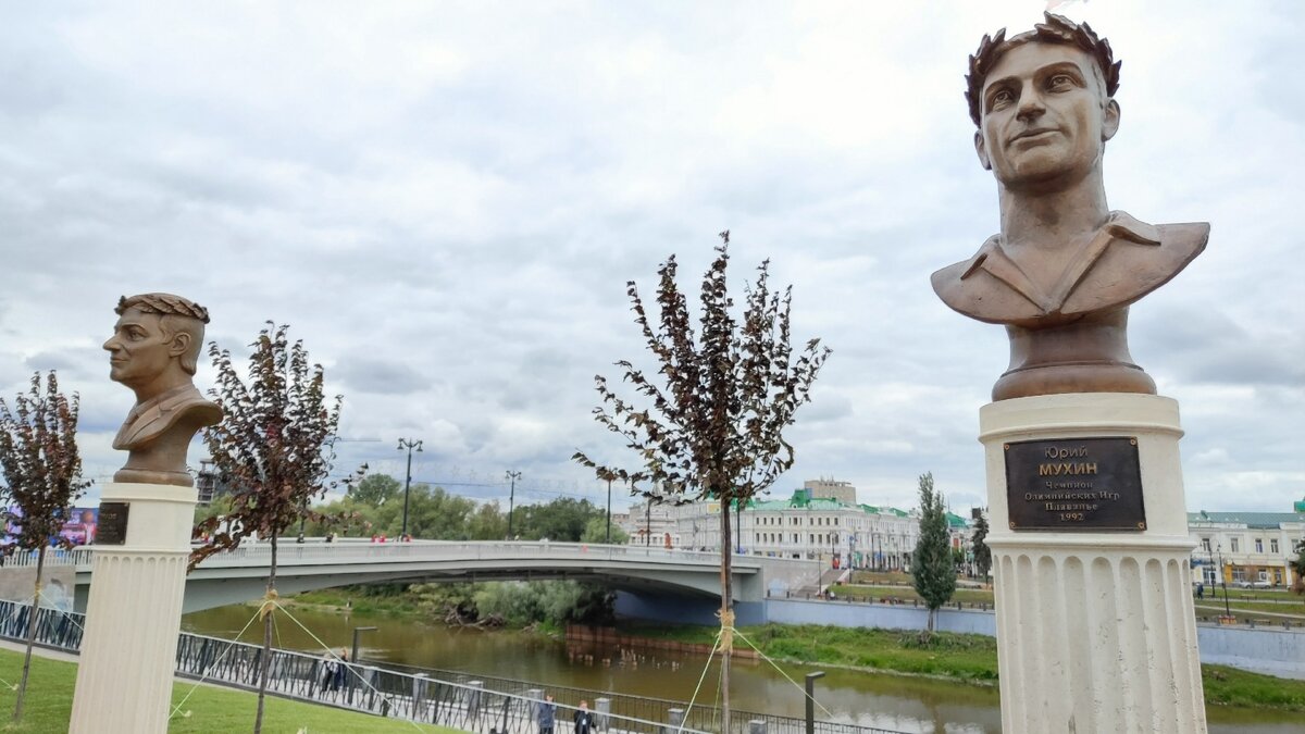 Памятник пятикратному чемпиону мира Али Алиеву